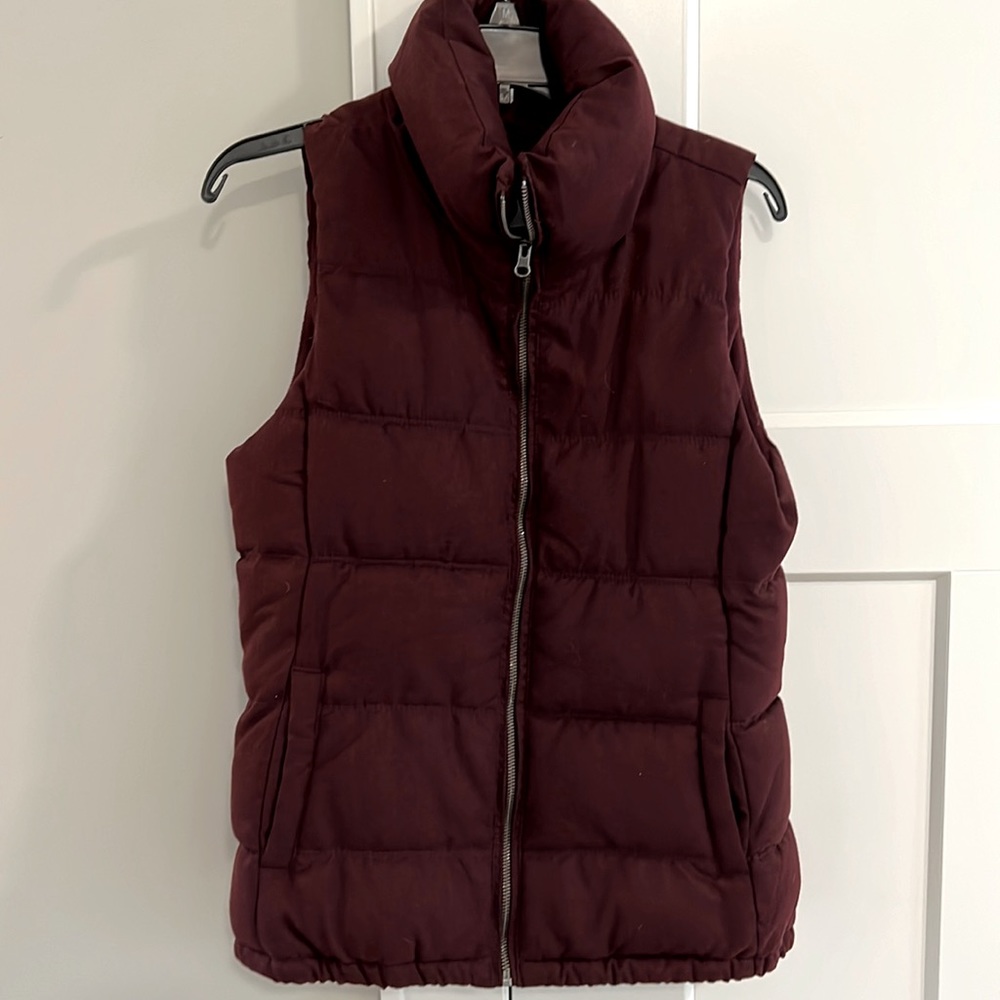 ❤️❤️❤️Old Navy Puffer Vest Maroon with fleece interior Size S